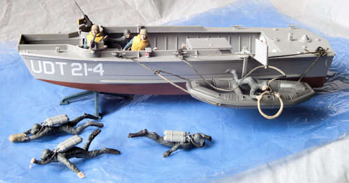 Revell 1:35 U.D.T. Boat with frogman