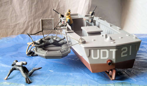 Revell 1:35 U.D.T. Boat with frogman
