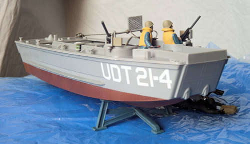 Revell 1:35 U.D.T. Boat with frogman