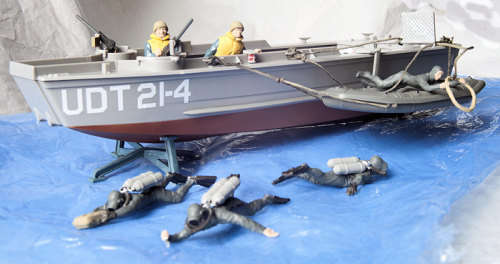 Revell 1:35 U.D.T. Boat with frogman