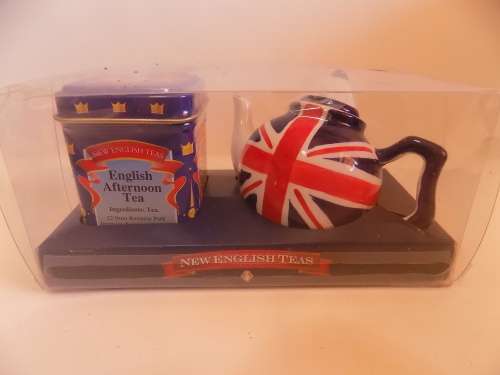 Decorative British Theme Tea Pot & Tin Souvenir Combo