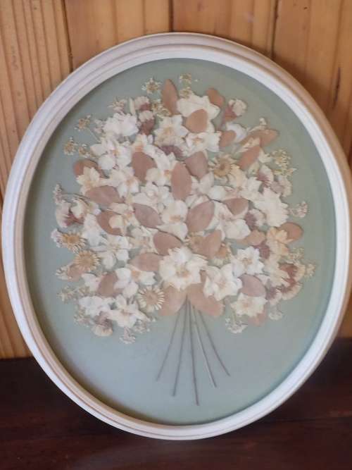 Larger Size Dry Flower Arrangement in Oval Wooden Frame & Glass - Made in Austria