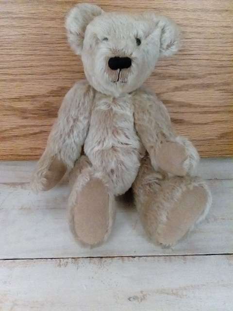 Gorgeous Teddy with Movable Limbs - Tag Missing
