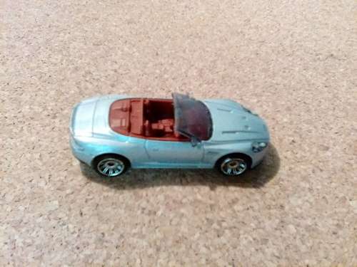 2011 Mattel Matchbox Aston Martin DBS Volante - Size 7.5cm x 3cm x 2cm