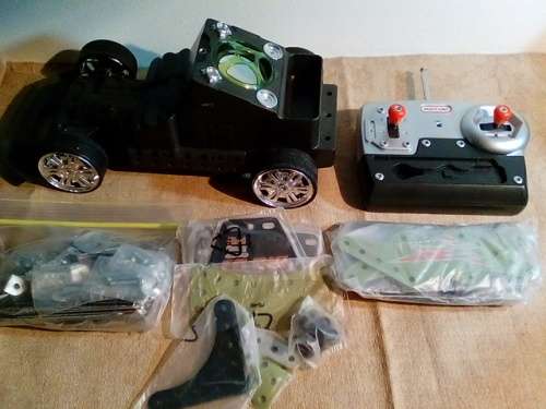 Meccano Racing Car with Accessories