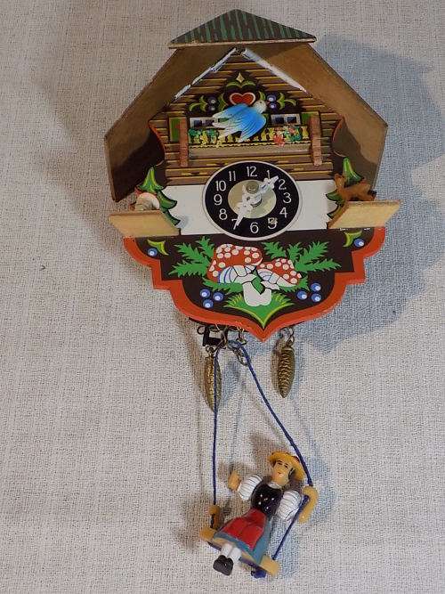 Small Battery Operated Cuckoo Clock -  Not Working - Selling As Is