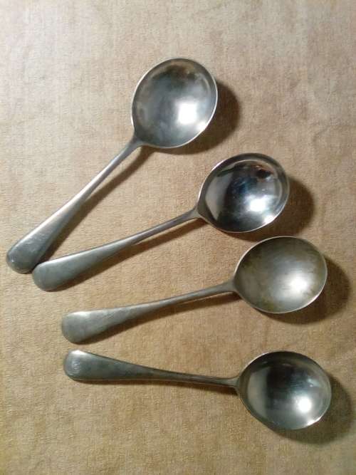 Four Vintage Wear-Wite Rustless Nickel Silver Sheffield Soup Spoons (Ref 498)