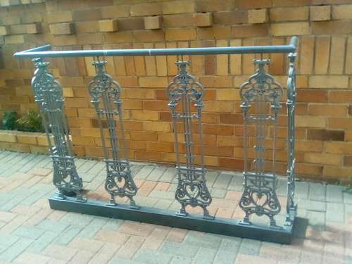 Large Cast Iron Multipurpose Screen or Stand (Ref 539)