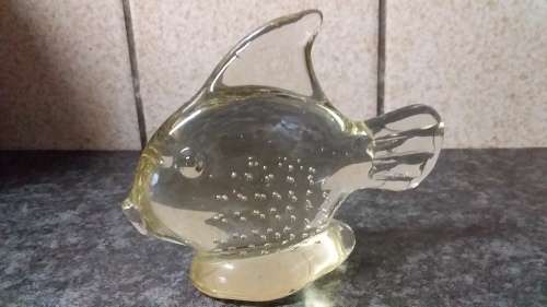 Solid Glass Fish with Bubble Effect Inside