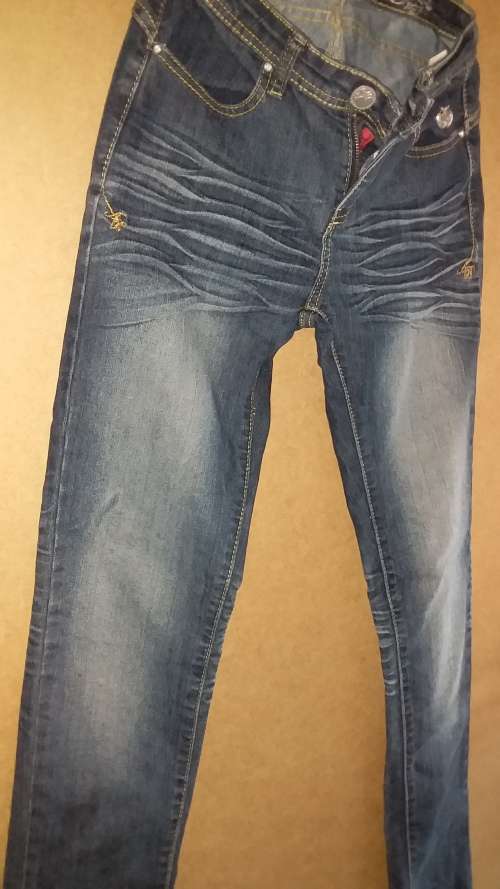 Ladies Apple Bottom Size 5/6 Jeans