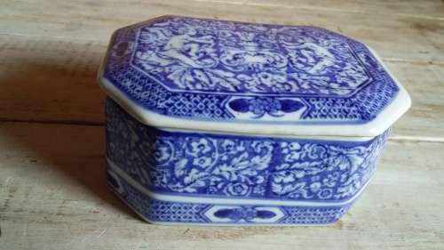 Decorative Blue & White Heavy Porcelain Trinket Holder