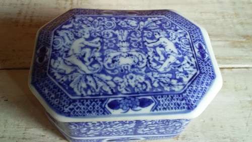 Decorative Blue & White Heavy Porcelain Trinket Holder