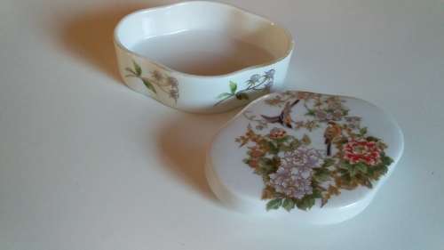 Quaint Hand Decorated Porcelain Trinket Holder