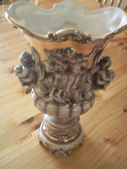 Beautiful CAPODIMONTE Vase - Made in Italy