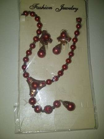Red Beaded Necklace & Ear Ring Fashion Set (Postage R25)