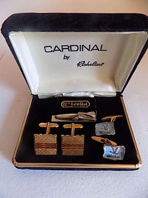 Lovely Boxed Set of Cufflinks, Tie Pin & Other