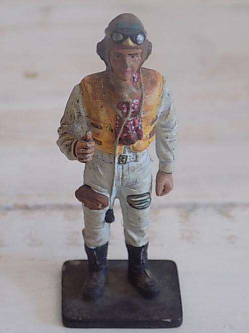 delPrado Die Cast RAF Fighter Pilot UK 1940 Figurine