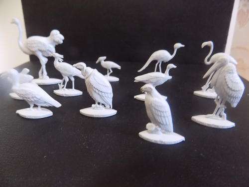 11 x 1961 FANTA Plastic Birds - All birds are Different