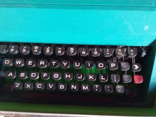 Olivetti Studio 45 Typewriter in Case - Collection Only