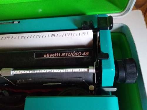 Olivetti Studio 45 Typewriter in Case - Collection Only