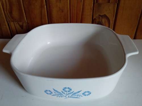 Vintage Corningware 2lt Dish in Good Condition