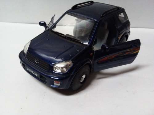Kinsmart Toyota Rav4 KT5041 Scale 1/32 Diecast