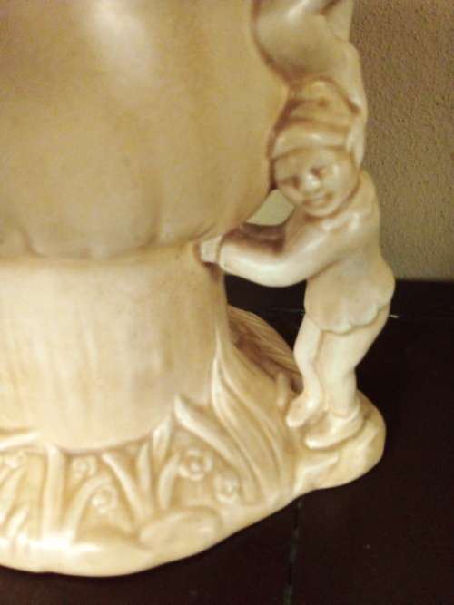 Vintage Sylvac England Pixie Vase