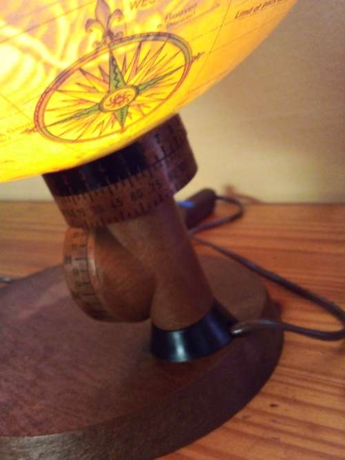 1980 Readers Digest World Antique Spot Globe