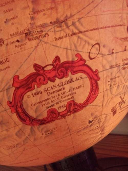 1980 Readers Digest World Antique Spot Globe