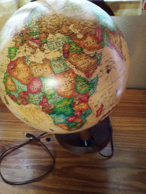 1980 Readers Digest World Antique Spot Globe