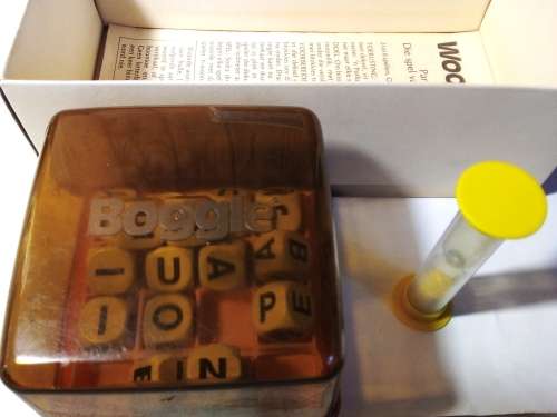 Vintage Parker Brothers Hidden Word Game