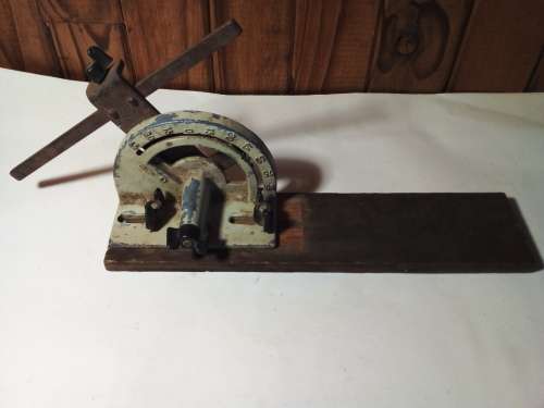 Vintage Degrees Measurement Tool