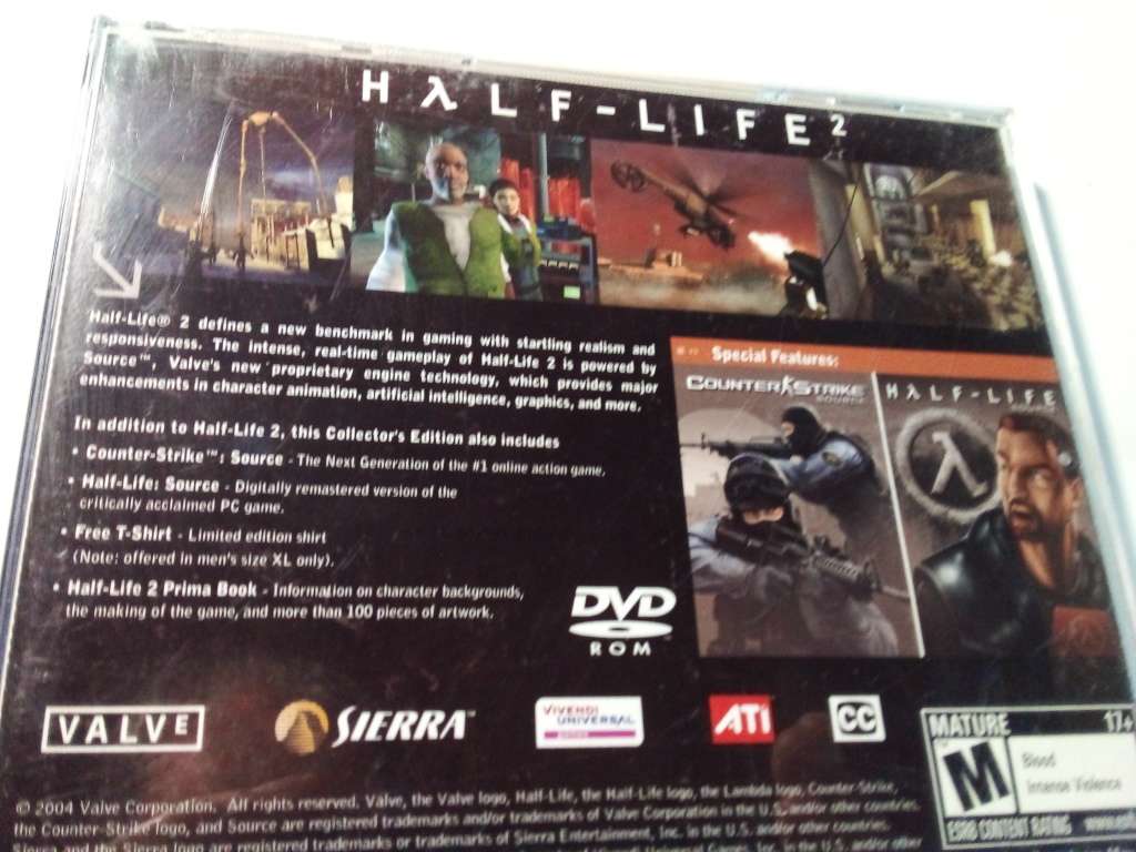Half - Life 2 CD Game