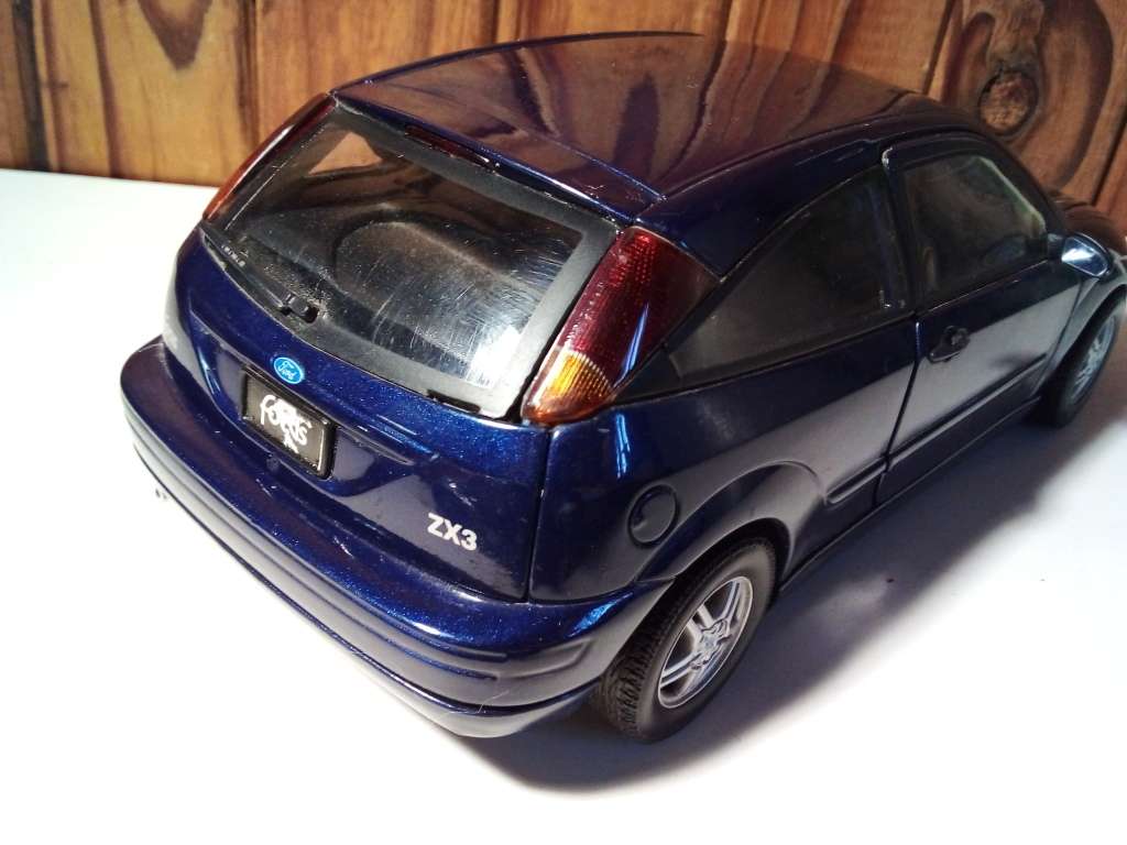 Motor Max Ford Focus ZX3 Diecast Scale 1:18 (SP049)