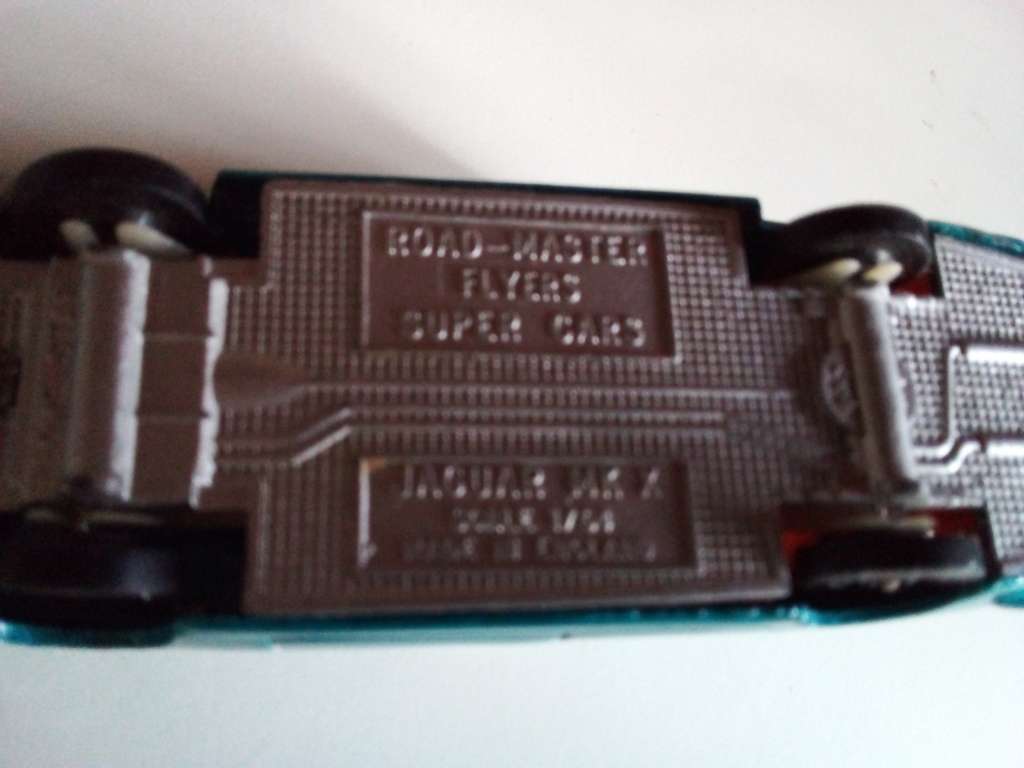 Road-Master Flyers Supercars Jaguar MK X Die Cast (SP208)