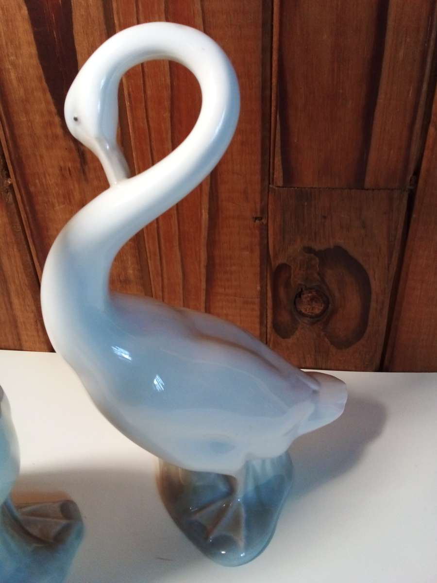 Pair of Nao Spain Swan Figurines