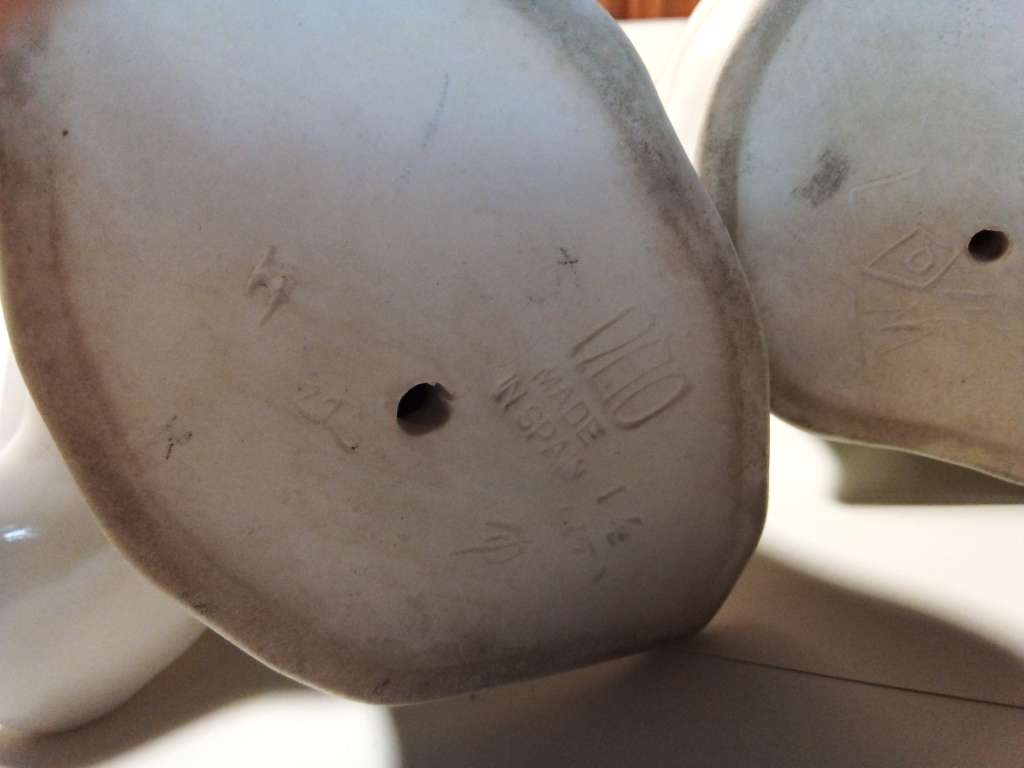 Pair of Nao Spain Swan Figurines