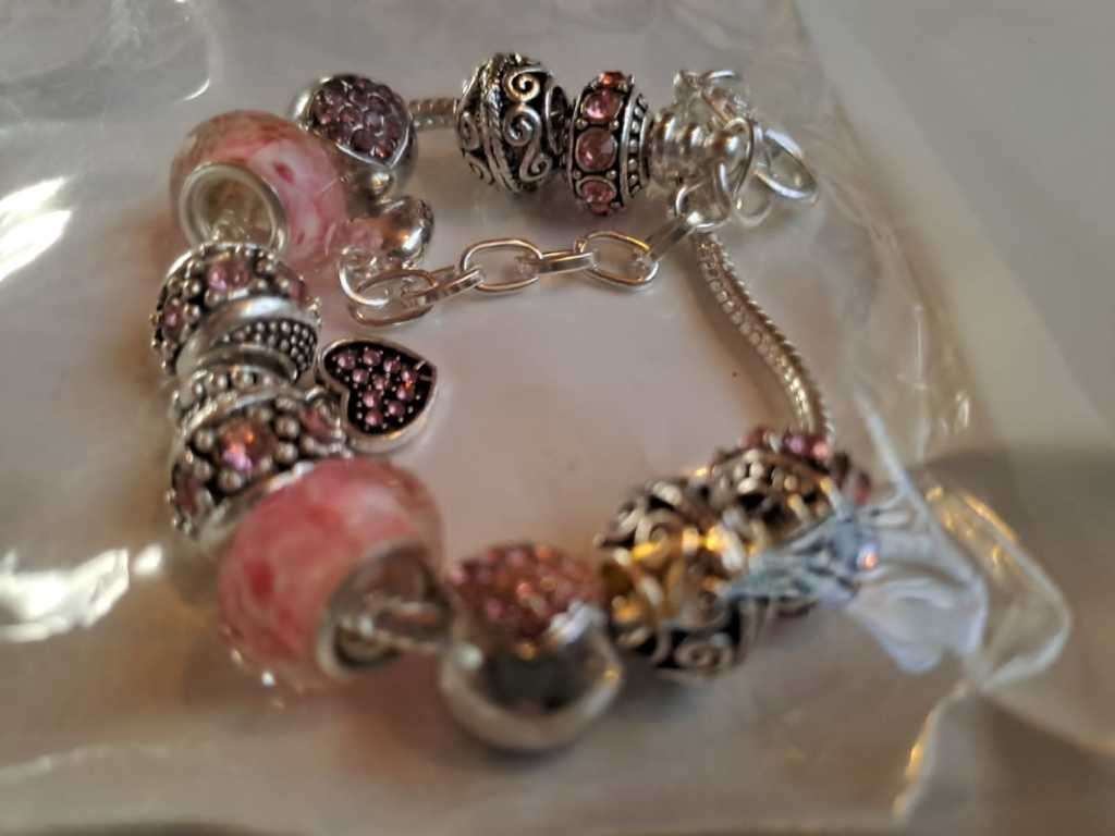 18cm Silver Plate Pink Heart Pendant Bracelet