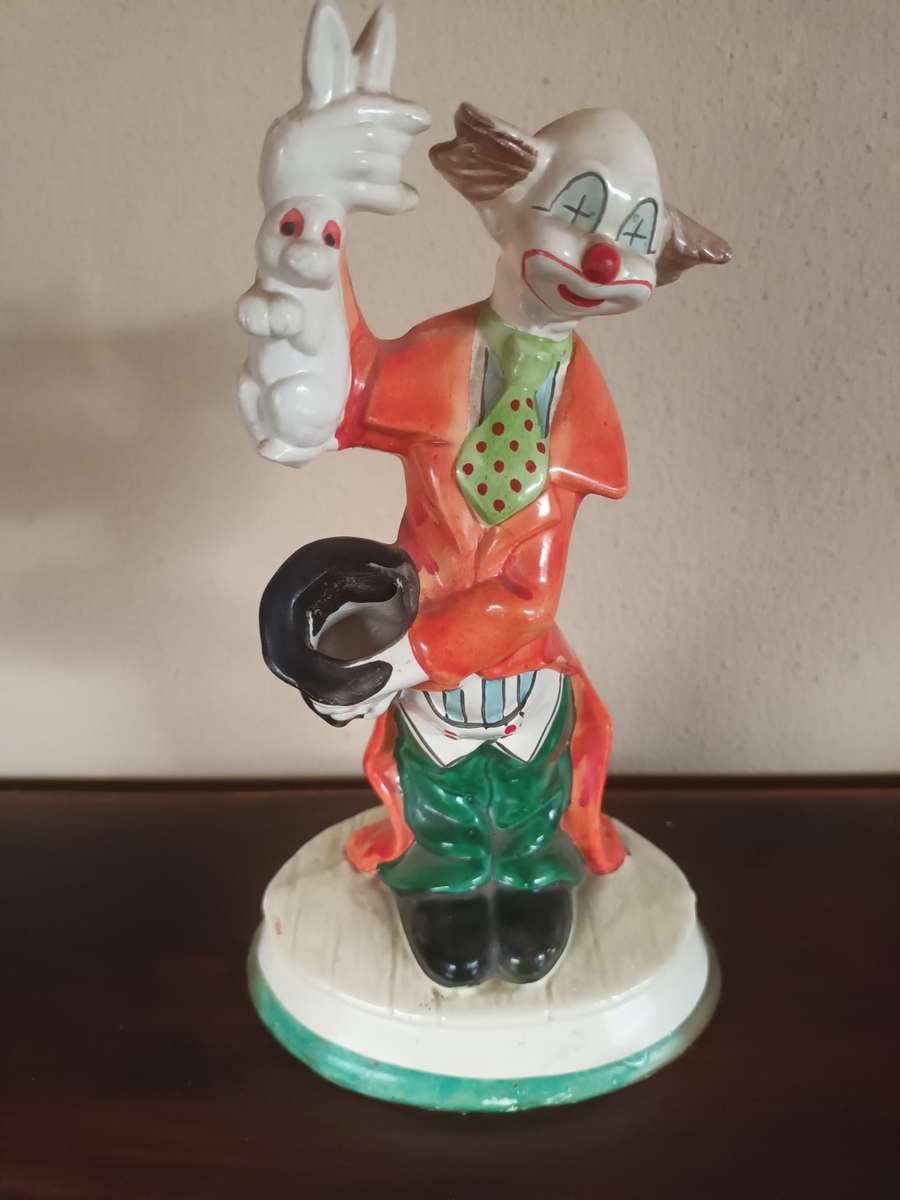 Vintage Clown Pulling Rabbit Out Of Hat Figurine