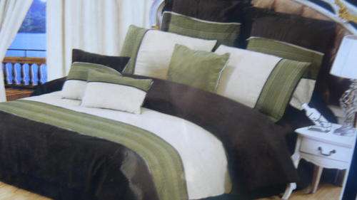 NEW 13 PIECE LUXCERY COMFORTER SET DONT MISS OUT A MUST HAVE!!!!!!!