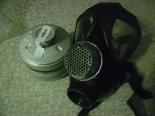 ORIGINALGAS MASK AND SEALED FILTER  NOT TO BE MISS