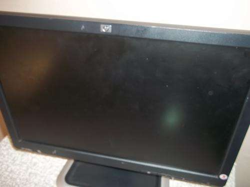 GET BARGAIN HP FLAT SCREEN 19 INCH DO NOT MISS OUT  PLEASE READ LATE ENTRY