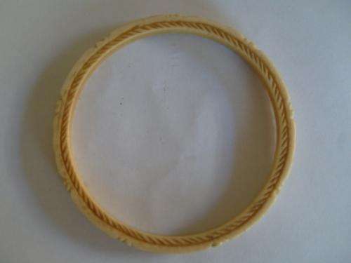 WOW!!! +- 100YEAR OLD CARVED IVORY BANGLE