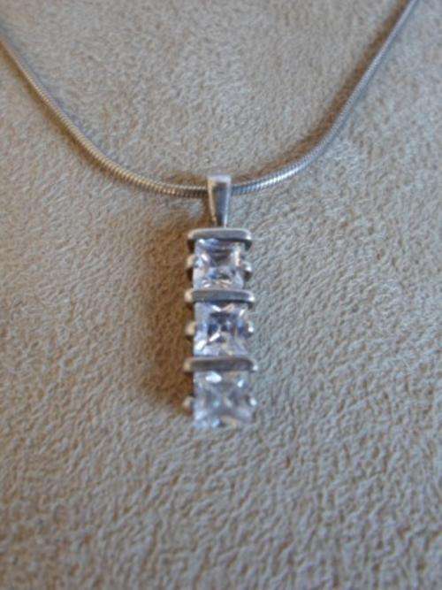 GORGEOUS!! STERLING SILVER FACECTED CUBIC PENDANT AND CHAIN LOVELY!!!