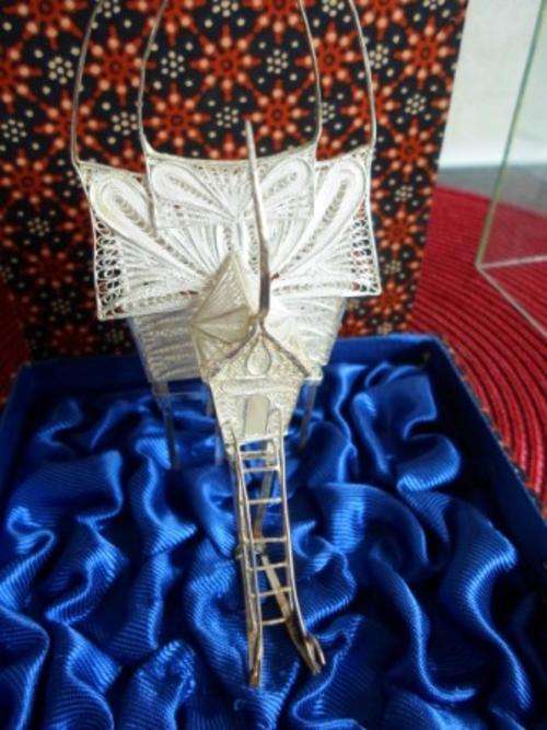 SUPERB!! HIGHLY DETAILED VINTAGE CHINESE STERLING SILVER FILLIGREE HOUSE