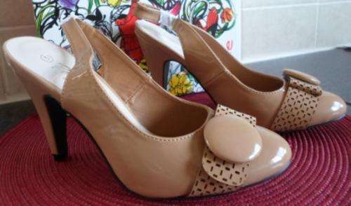 NEW!!!  RAGE BEIGE HEELS STUNNING DESIGN!! SIZE 5 FREE POSTAGE IN SA!!!