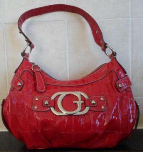 STUNNING!! AUTHENTIC RED GUESS HANDBAG !!EXCELLENT CONDITION!!