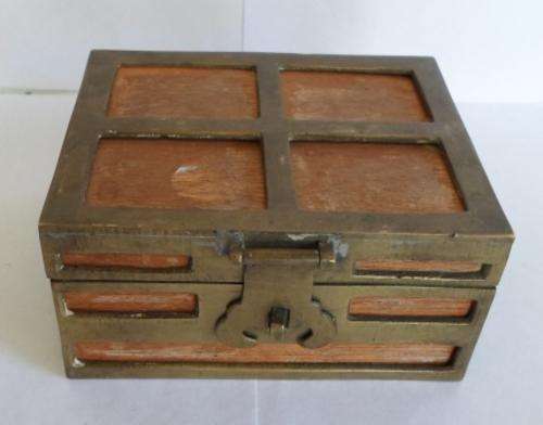 VINTAGE CHINESE BRASS & WOOD CIGARETTE BOX CIRCA 1940's ORIGINAL PRICE 5 SHILLINGS 6 PENCE