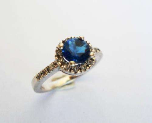 STUNNING!! STERLING SILVER BLUE STONE & CZ CLUSTER RING SIZE M