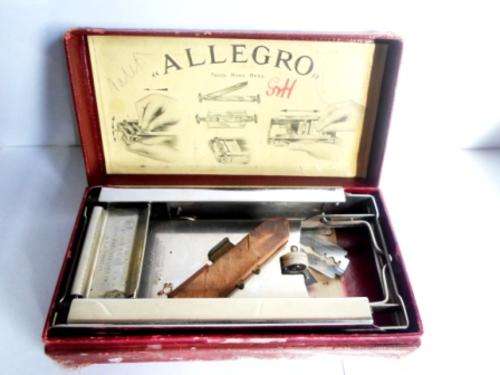 VINTAGE!! ALLEGRO BLADE SHARPENER WITH ORIGINAL CASE 150mm X 74mm